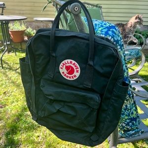 Forest green Kanken backpack. Like new.